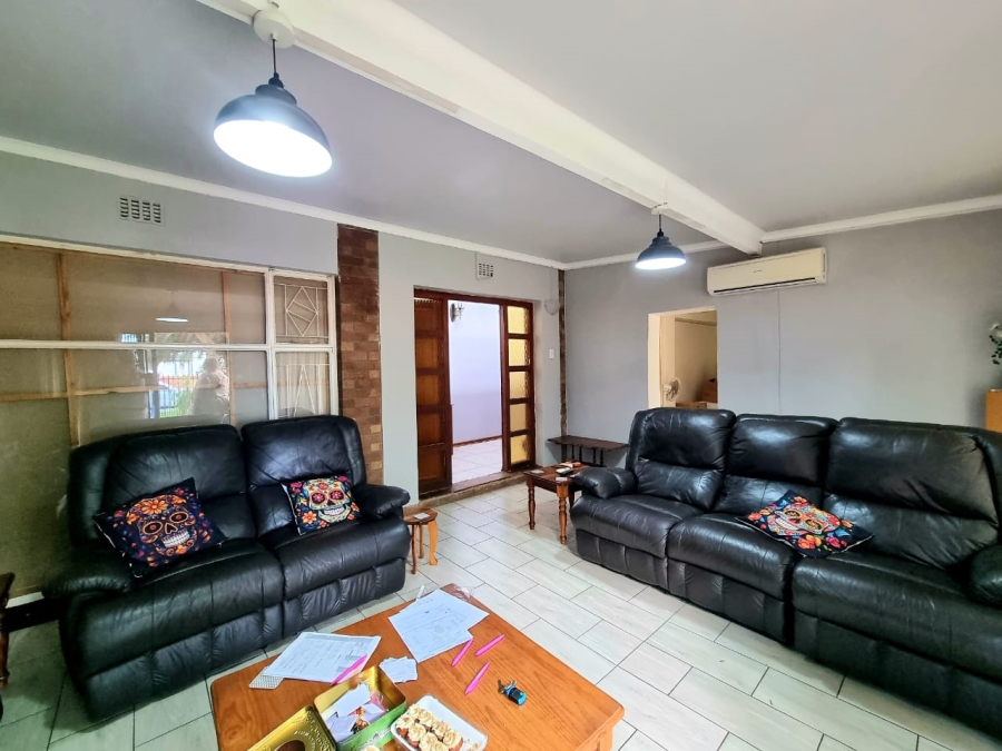 3 Bedroom Property for Sale in Rhodesdene Northern Cape